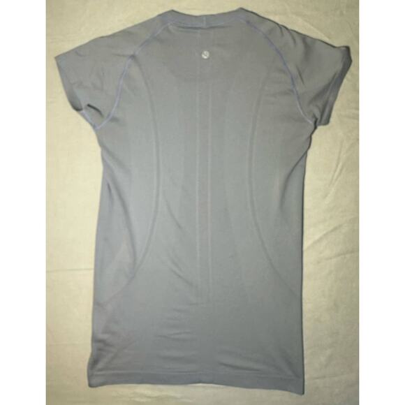 Lululemon Woman's Light Purple Swiftly Tech Shirt Size 8 - Picture 3 of 5
